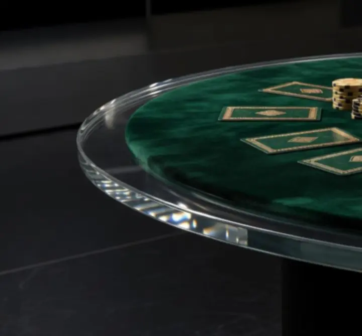 Luksusowy stół pokerowy w grafitowo-szmaragdowej stylistyce z żetonami premium